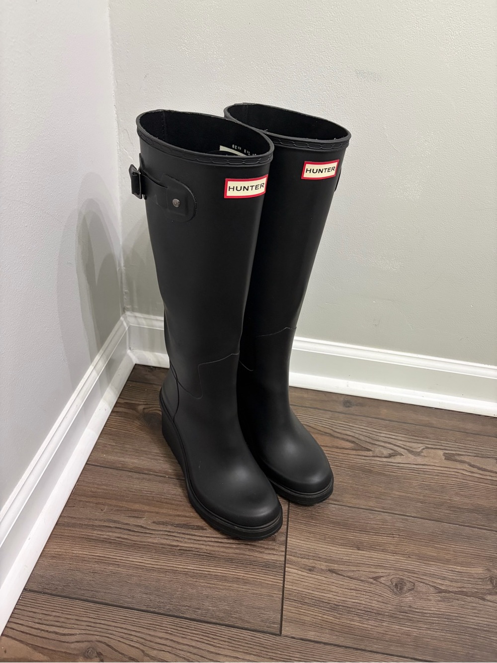 Hunter Tall Matte Black Waterproof Rain Boots Size 8
